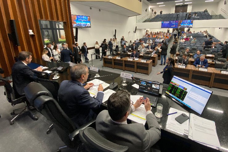 Durante a sessão plenária, são analisadas pelos parlamentares as matérias que tramitam na Assembleia Legislativa - Crédito: Fabiana Silvestre/Agência ALEMS