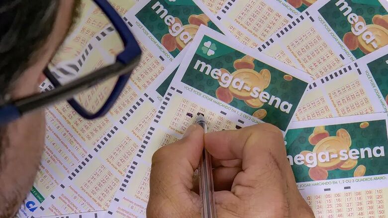 Mega-Sena sorteia nesta quinta-feira prêmio acumulado em R$ 13 milhões - Crédito: Rafa Neddermeyer/ Agência Brasil