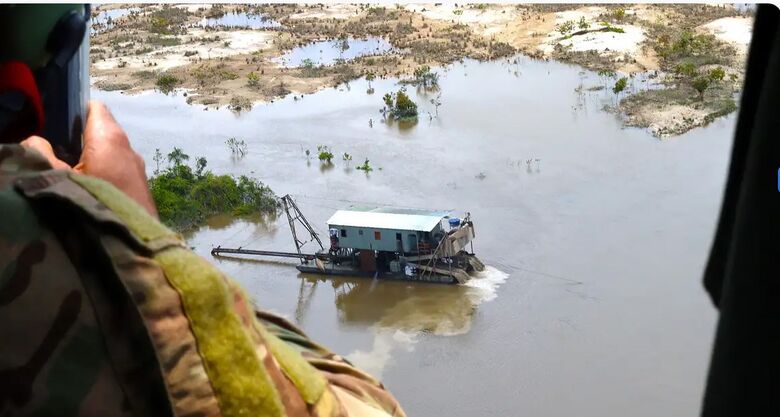 Na Amazônia, 77% do garimpo ficam a menos de 500 m de cursos d'água
 - Crédito: Polícia Federal/Divulgação