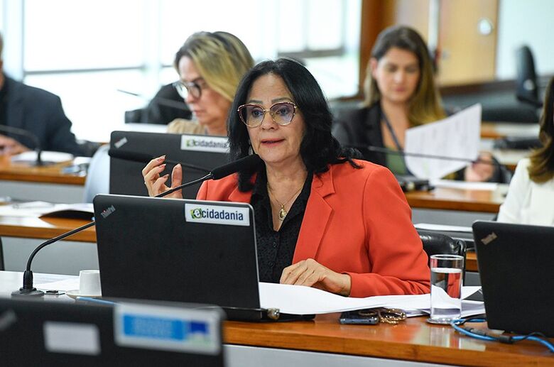 Damares foi a responsável pela leitura do relatório na comissão    - Crédito: Roque de Sá/Agência Senado