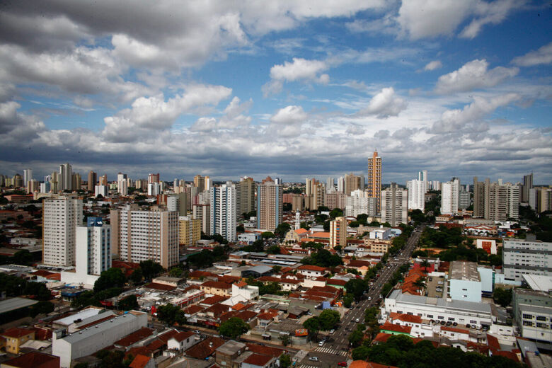 Prefeitura apresenta à CEF projeto de investimento em infraestrutura urbana de R$ 541 milhões - Crédito: Diogo Gonçalves