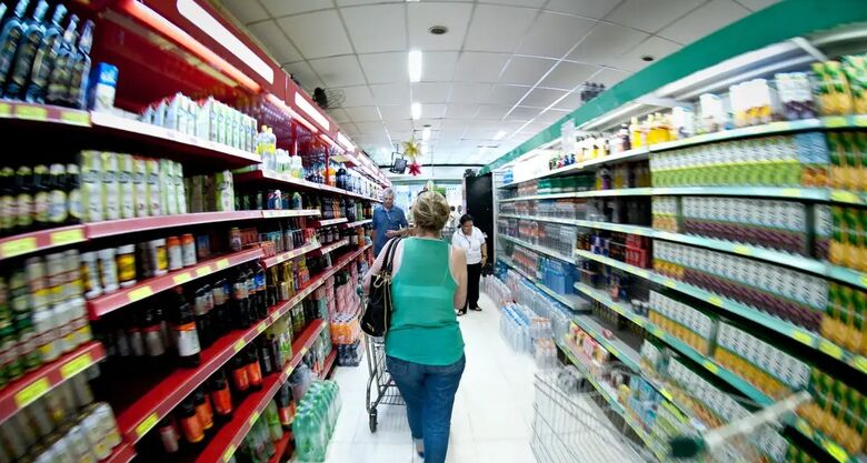 Planos de saúde, tomate e cebola influenciam inflação de março
 - Crédito: EBC/Arquivo