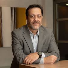 Marcelo Viana, fundador da T4 Consultoria, com ampla experiência em cargos executivos em grandes empresas brasileiras. É uma das principais referências quando o tema é Gestão Familiar - 