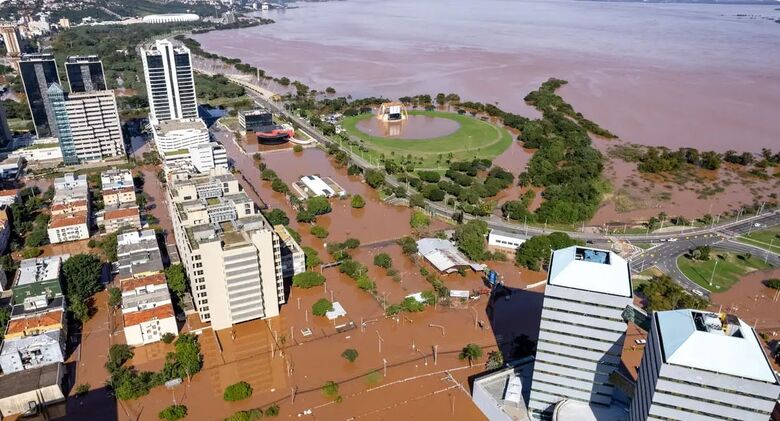 "Cidades inteiras do RS terão que mudar de lugar", diz pesquisador
 - Crédito: Gustavo Mansur/Palácio Piratini