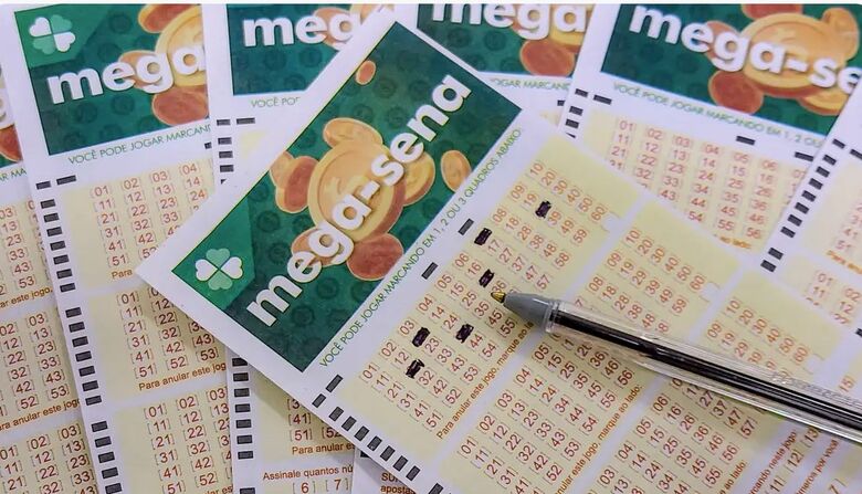 Mega-sena acumula e próximo sorteio pode pagar R$ 37 milhões - Crédito: Rafa Neddermeyer/ Agência Brasil