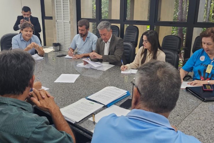 Deputado Paulo Duarte, presidente da Comissão, coordenou a reunião, realizada na tarde de terça-feira - Crédito: Mirian Ibanhes