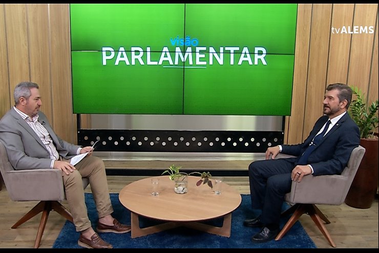 O programa Visão Parlamentar é comandado pelo jornalista Alessandro Perin - Crédito: TV ALEMS