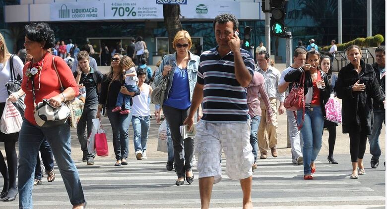 Desemprego recua para 7,1%, o menor do trimestre desde 2014
 - Crédito: Wilson Dias/Agência Brasil