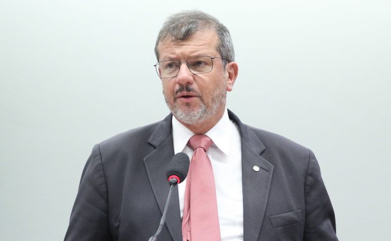 Alexandre Lindenmeyer: tráfico de pessoas tem aumentado no Brasil e preciso ser coibido   - Crédito: Vinicius Loures/Câmara dos Deputados  