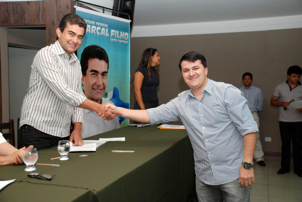 Marquinhos assina outros R$ 500 mil garantidos por Delcídio 
 - Crédito: Foto: Rogério Sanches