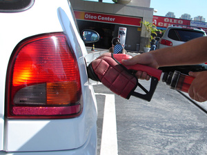 Gasolina está mais vantajosa em 17 estados e no
DF - Crédito: Foto: Paulo Piza/ G1