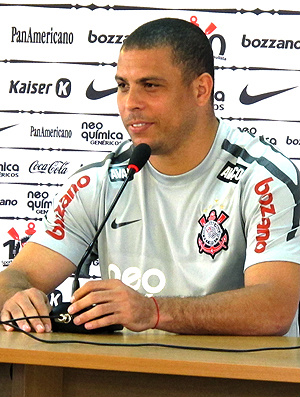 Ronaldo durante coletiva do Corinthians
 - Crédito: Carlos Augusto Ferrari / GLOBOESPORTE.COM