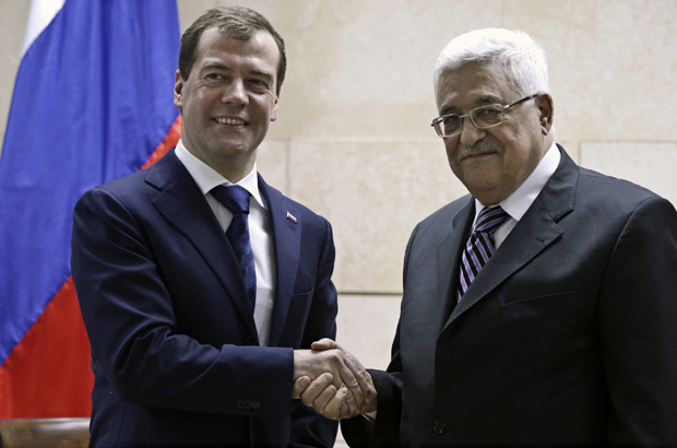O presidente da Rússia, Dimitri Medvedev, e o presidente da Autoridade Nacional Palestina, Mahmud Abas, durante encontro nesta terça-feira - Crédito: Foto: AP