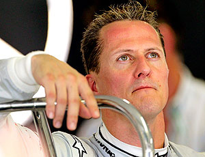 Schumacher não consegue passar muito tempo
no simulador - Crédito: Foto: EFE