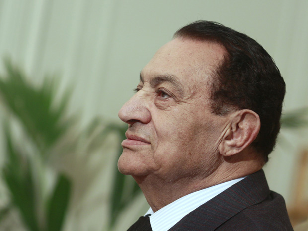 O presidente egípcio Hosni Mubarak durante encontro com o presidente da Autoridade Palestina, Mahmoud Abbas, nesta segunda - Crédito: Foto: Amr Nabil / AP