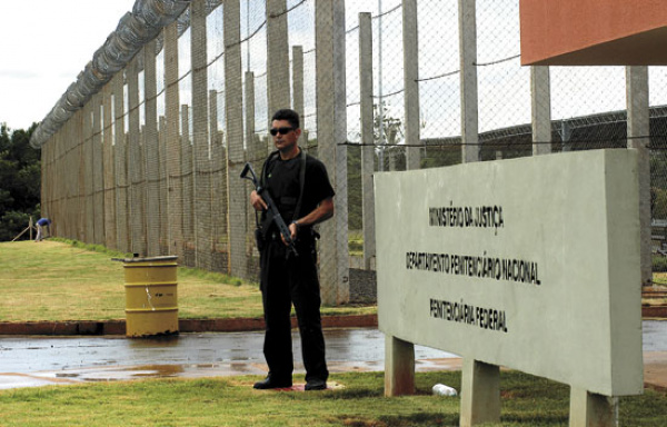 12 presos que se envolveram em rebeliões com reféns nos presídios Ary Franco e Hélio Gomes, no Rio, já estão em MS.
Foto: div.
 - 