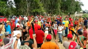 Militantes do MST na fazenda ocupada na região de
Itabela - Crédito: Foto: Reprodução/TV Santa Cruz