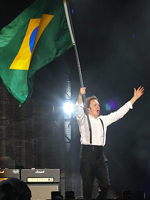 O cantor Paul McCartney durante apresentação no
Brasil no ano passado - Crédito: Foto: Divulgação