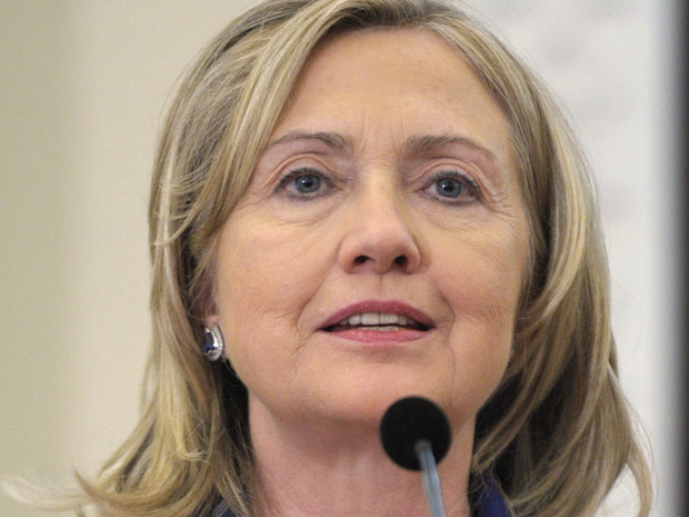 A secretária de Estado dos EUA, Hillary Clinton, dá entrevista nesta segunda-feira - Crédito: Foto: AP