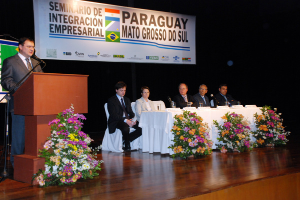 Sérgio Longen, presidente da Fiems, na abertura do seminário realizado na Embaixada do Brasil em Assunção - Crédito: Foto: Divulgação