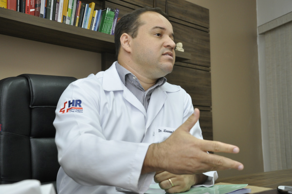 Entrevista com Alessandro de Matos Santos - médico psiquiatra. - Crédito: Foto: Hédio Fazan