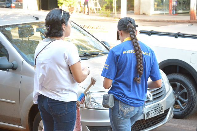 Cobrança para utilizar vagas do estacionamento rotativo  em Dourados foi suspensa pela Justiça. - Crédito: Foto: Marcos Ribeiro