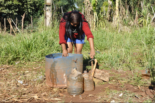 Falta de água na reserva castiga famílias. Foto: Hédio Fazan - 
