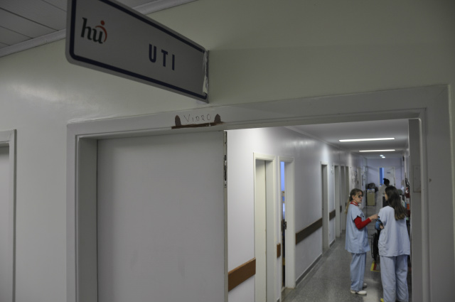 Hospital Universitário defende uma reorganização da rede pública de saúde para conter crise. - Crédito: Foto: Hedio Fazan