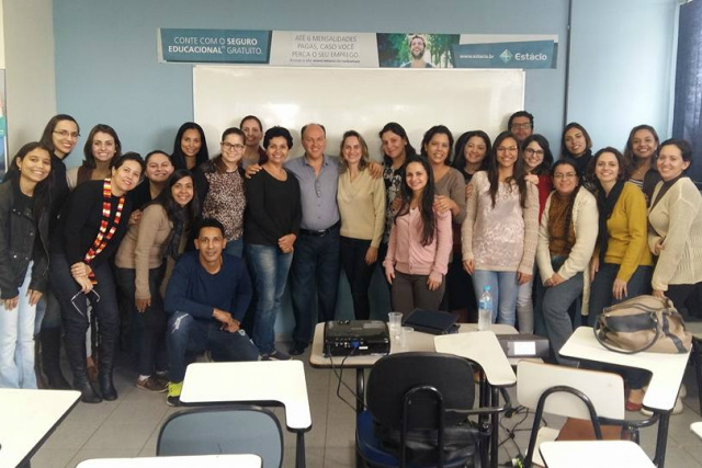 Júnior Mochi participou de aula na Faculdade Estádio de Sá, em Campo Grande. - Crédito: Foto: Divulgação