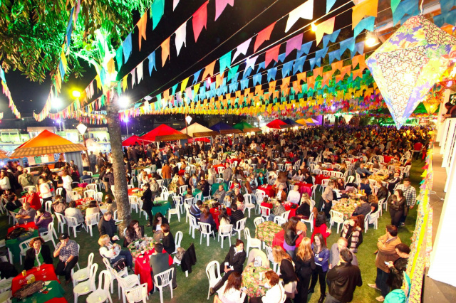 Grande parte das regiões do país, a festa é realizada por meio de quermesses. - Crédito: Foto: Divulgação