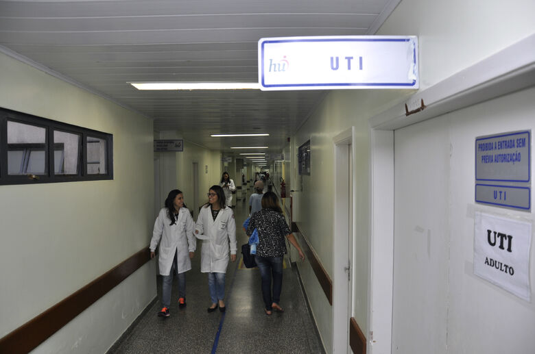 Hospital Universitário tem dívidas de R$ 21 milhões e faz cortes de serviços em Dourados. - Crédito: Foto: Hedio Fazan