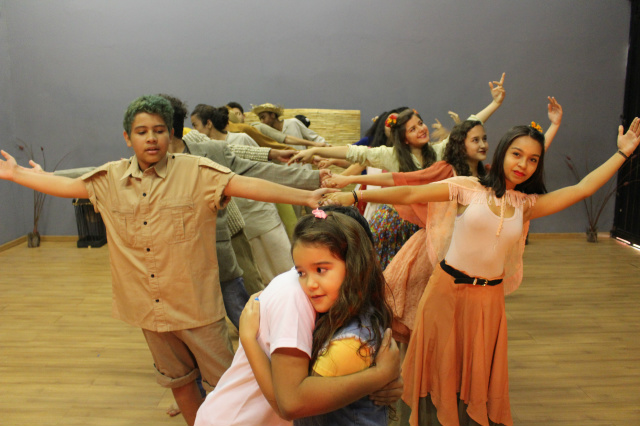 Espetáculo “Mestre Tereré no Rio Grande do Sul” fala das brincadeiras e danças da infância ao mesmo tempo que aproximam o Mato Grosso do Sul e o Rio Grande do Sul. - Crédito: Foto: Divulgação