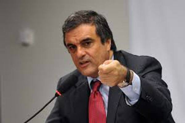 Cardozo  defende Dilma - 