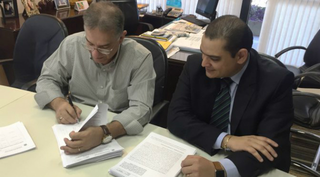 O contrato que oficializa a implantação de uma Organização Social - Crédito: Foto: Divulgação