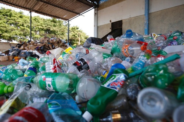 Política consiste em repensar a utilidade dos resíduos, principalmente aqueles recicláveis
 - 