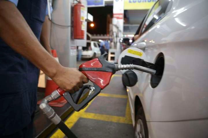 Preço médio da gasolina nas bombas sobe quase 10% no 1º semestre - 