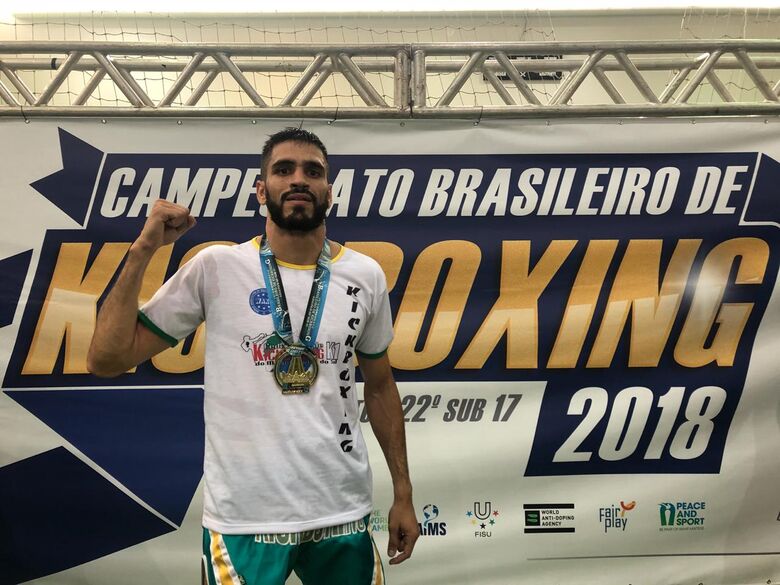 Lutador de MS ganha Campeonato Brasileiro de Kickboxing e representará o país no Panamericano - Crédito: Juliana Guizllini