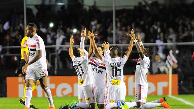 Tricolores comemoram gol contra o Corinthians - Crédito: Marcos Ribolli