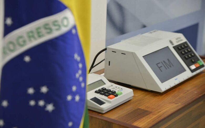 Bolsonaro mantém 28% e segue na liderança; Haddad vai a 22%, diz Ibope - Crédito: Arquivo