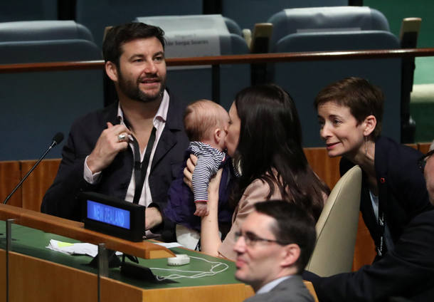 Primeira-ministra da Nova Zelândia leva seu bebê para Assembleia da ONU - Crédito: REUTERS/Carlo Allegri