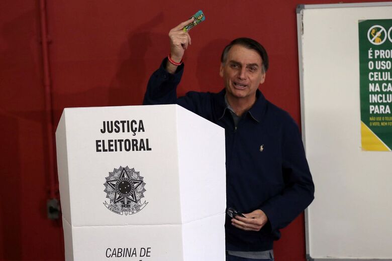 Com segurança reforçada, Bolsonaro vota no Rio - Crédito: Ricardo Moraes/Reuters
