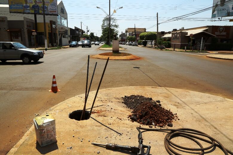 Prefeitura encaminha semáforos em nove pontos no centro e nos bairros de Dourados - Crédito: A. Frota