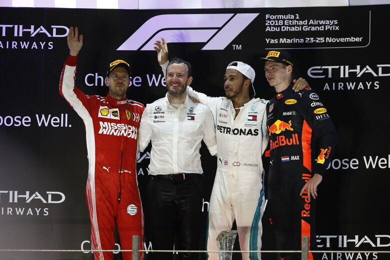 Hamilton encerra ano do penta vencendo em Abu Dhabi; Alonso dá adeus em 12º - Crédito: Pirelli/LAT Images