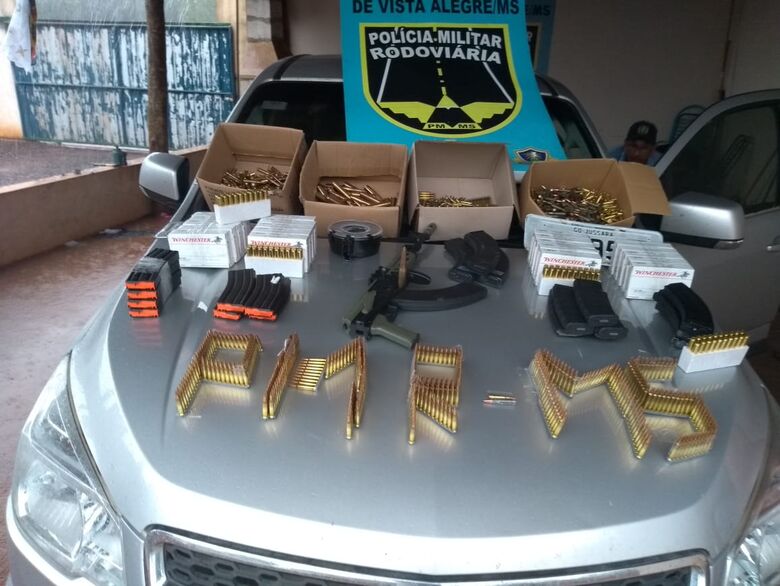 Polícia Militar Rodoviária prende mulher com armas e munições em carro - Crédito: Divulgação?PMRv