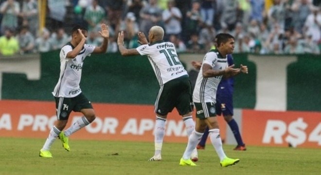 Palmeiras empata, mas mantém vantagem no Brasileirão - Crédito: GERALDO BUBNIAK/AGB/ESTADÃO CONTEÚDO