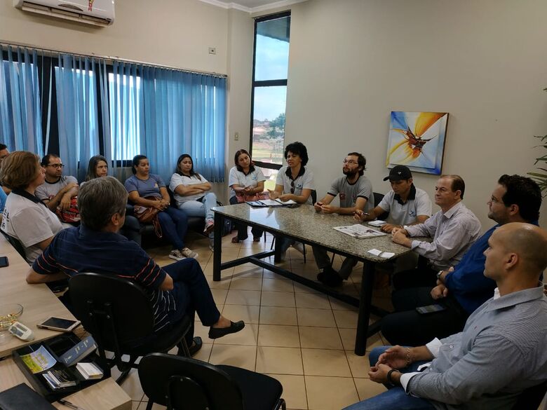 Agentes comunitários de endemias se reúnem com prefeitura por melhorias salariais - Crédito: Divulgação
