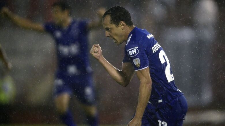 Rodriguinho marcou o gol da vitória do Cruzeiro sobre o Huracán - Crédito: Divulgação/Twitter-Conmebol