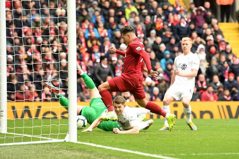 Firmino foi oportunista nos dois gols que marcou pelo Liverpool neste domingo - Crédito: Divulgação/Twitter-Liverpool