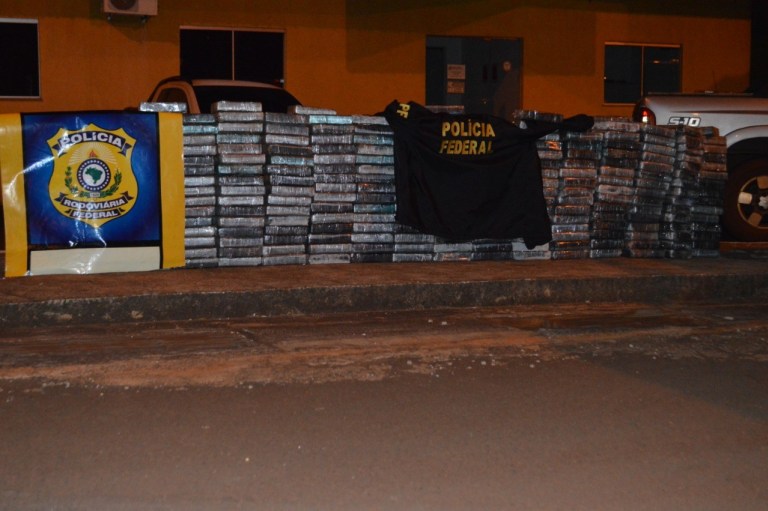 Droga apreendida na noite desta terça-feira em Dourados - Crédito: Divulgação/PRF
