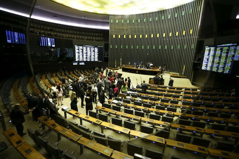 Texto precisa do voto favorável de pelo menos 308 deputados em dois turnos de votação - Crédito: Marcelo Camargo/Agência Brasil